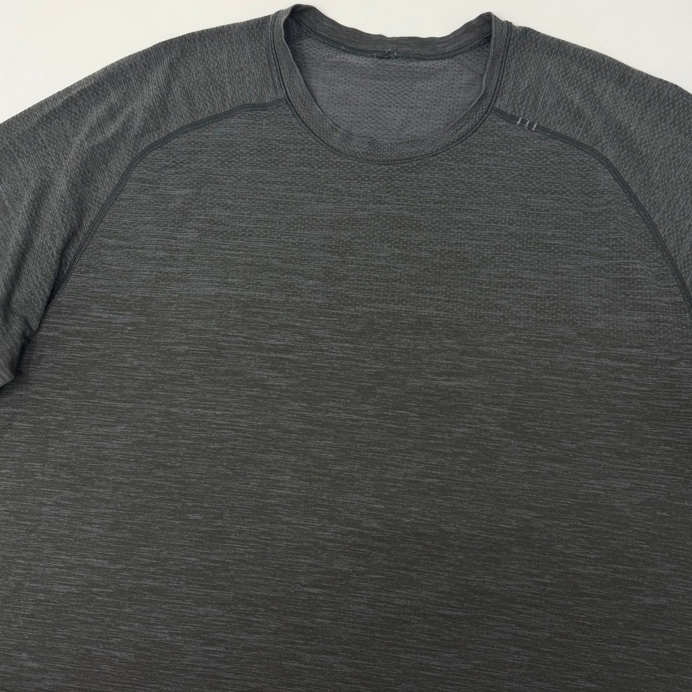 Lululemon Metal Vent Tech Short Sleeve Shirt Mens XL Black Heather Athletic Tee